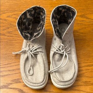 Chic Gray Ankle Boots with Leopard Interior